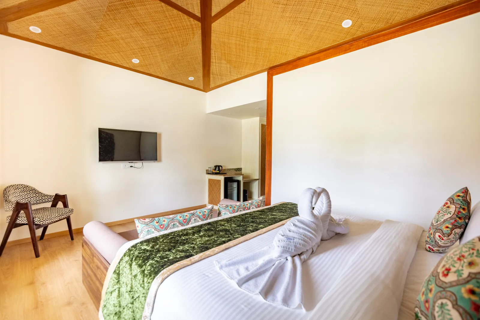 Rumah Residence with twin towel swans and carved decor